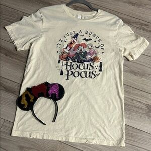 Women’s Hocus Pocus Medium Cream Disney T-Shirt and Mickey Minnie Ears Halloween